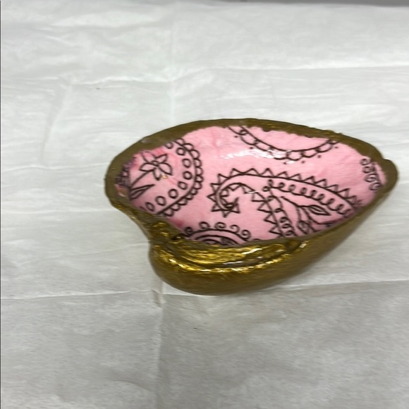 Hand Crafted Pink Shell Trinket Dish - Picture 3 of 6